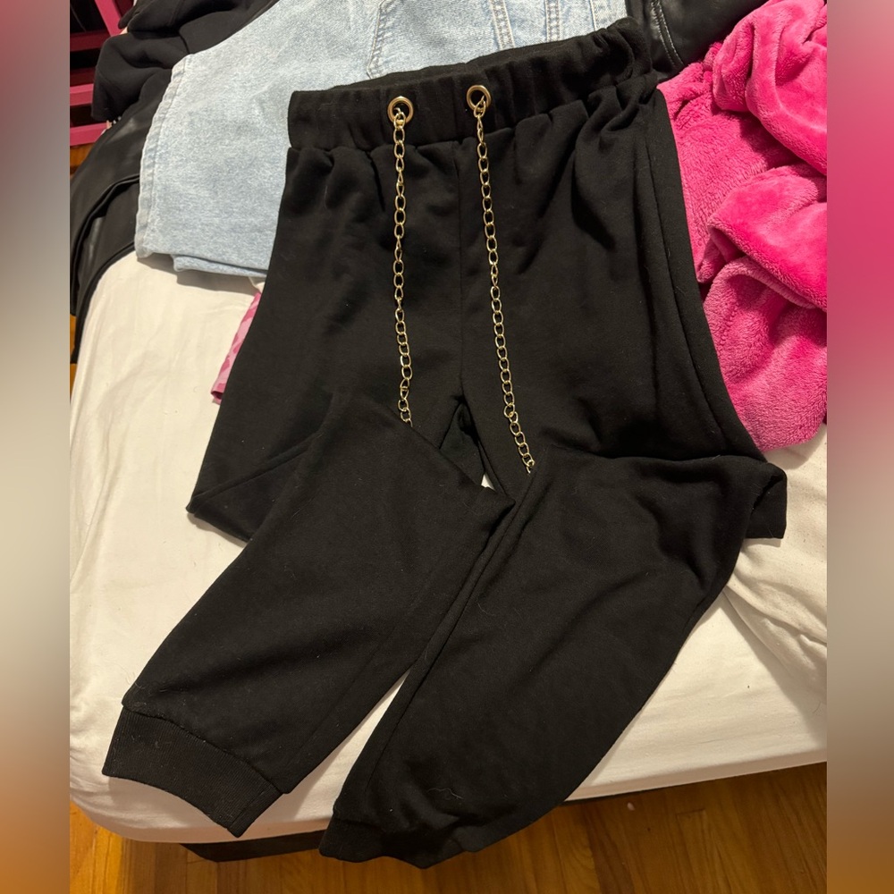 LN — Black Sweatpants w/ Gold Chain Drawstring — Fashion Nova